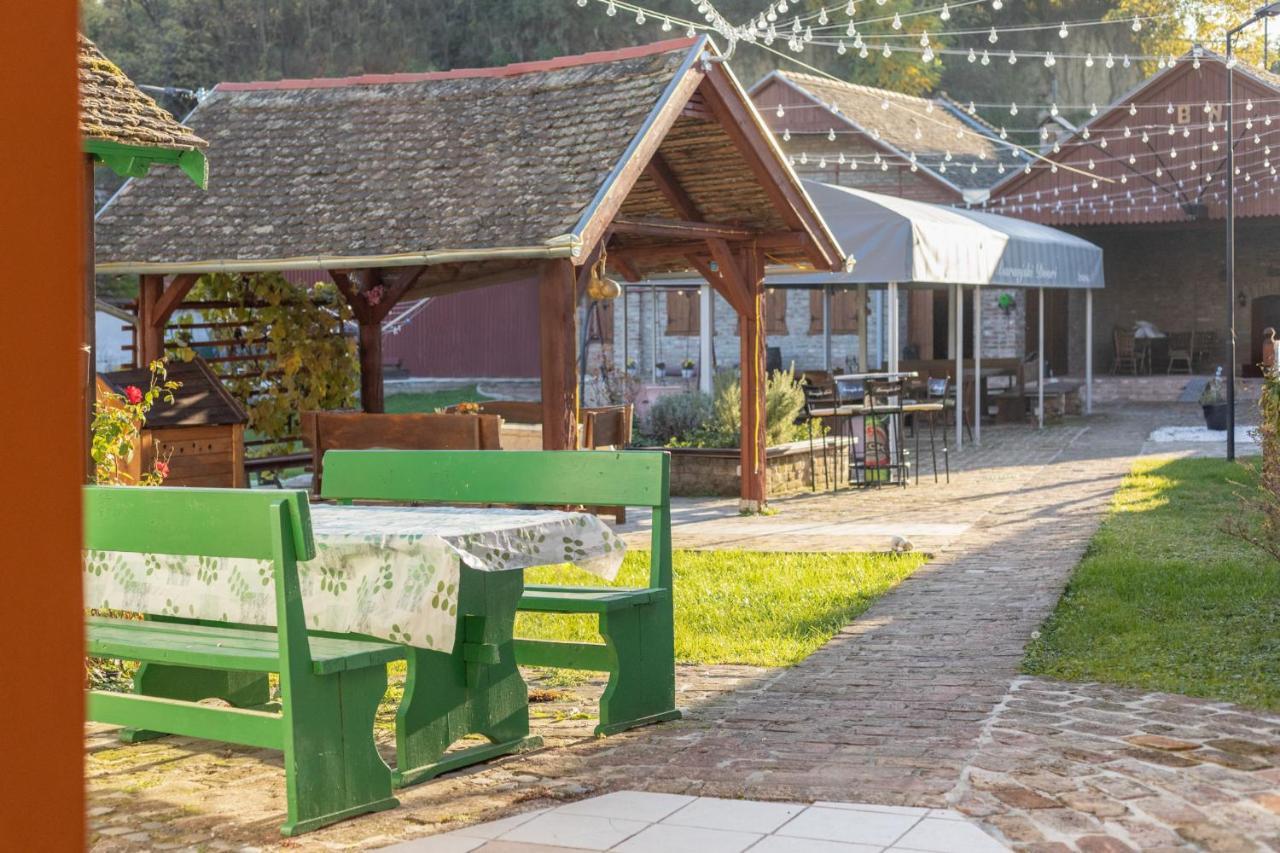 Hotel Kuca Za Odmor Baranjski Dvori Zmajevac Zewnętrze zdjęcie